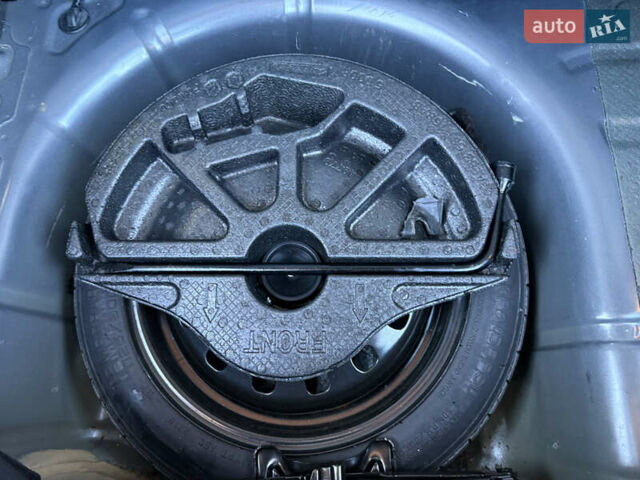 Серый Форд Фиеста, объемом двигателя 1.6 л и пробегом 149 тыс. км за 8500 $, фото 21 на Automoto.ua