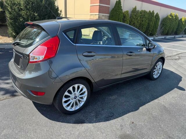 Сірий Форд Фієста, об'ємом двигуна 1.6 л та пробігом 48 тис. км за 4500 $, фото 4 на Automoto.ua