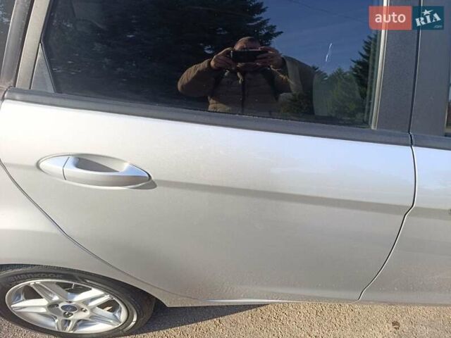 Серый Форд Фиеста, объемом двигателя 1.6 л и пробегом 141 тыс. км за 8400 $, фото 33 на Automoto.ua