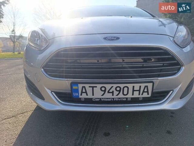 Серый Форд Фиеста, объемом двигателя 1.6 л и пробегом 141 тыс. км за 8400 $, фото 37 на Automoto.ua