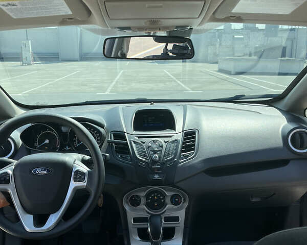 Серый Форд Фиеста, объемом двигателя 1.6 л и пробегом 82 тыс. км за 9100 $, фото 18 на Automoto.ua