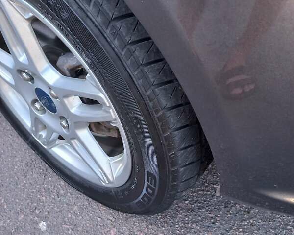 Форд Фиеста 2018 в Ровно на Automoto.ua Серый Форд Фиеста, объемом двигателя 1.6 л и пробегом 110 тыс. км за 9200 $, фото 20 на Automoto.ua