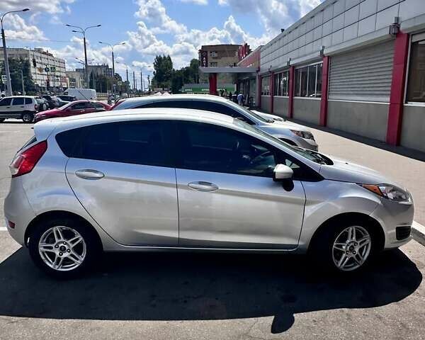 Сірий Форд Фієста, об'ємом двигуна 1.6 л та пробігом 172 тис. км за 7999 $, фото 6 на Automoto.ua