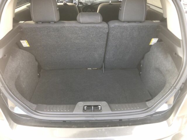 Серый Форд Фиеста, объемом двигателя 1.6 л и пробегом 82 тыс. км за 8200 $, фото 5 на Automoto.ua