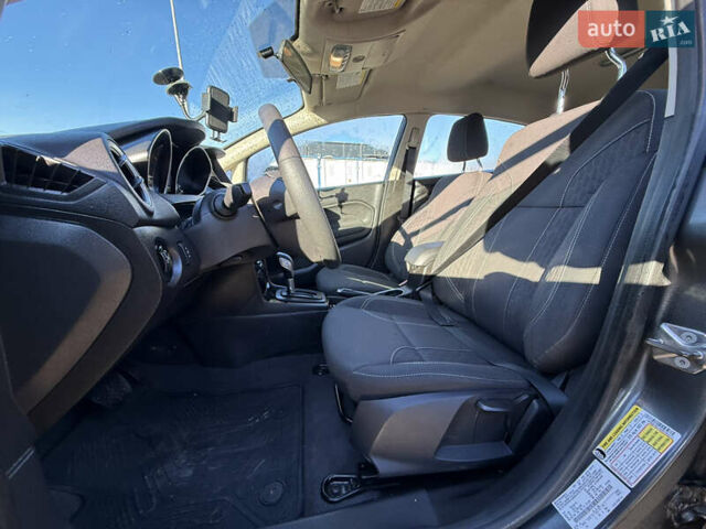 Серый Форд Фиеста, объемом двигателя 1.6 л и пробегом 149 тыс. км за 8500 $, фото 12 на Automoto.ua