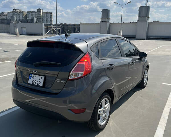 Серый Форд Фиеста, объемом двигателя 1.6 л и пробегом 82 тыс. км за 9100 $, фото 6 на Automoto.ua