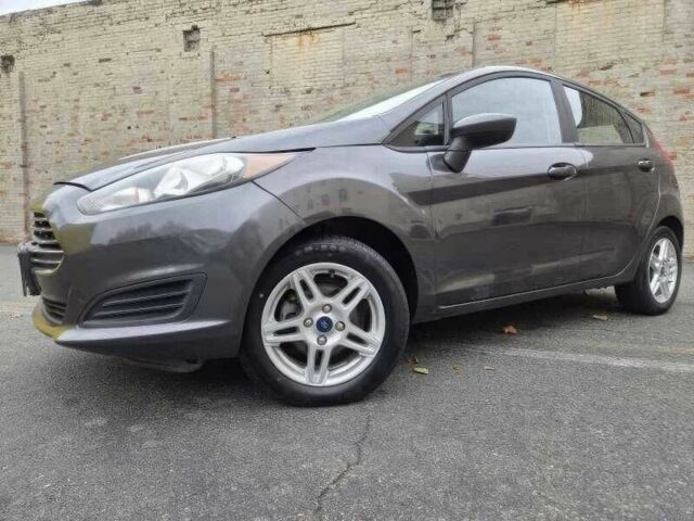 Сірий Форд Фієста, об'ємом двигуна 1.6 л та пробігом 78 тис. км за 4500 $, фото 3 на Automoto.ua