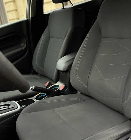 Сірий Форд Фієста, об'ємом двигуна 1.6 л та пробігом 158 тис. км за 8999 $, фото 8 на Automoto.ua