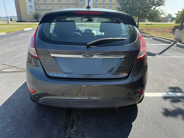 Сірий Форд Фієста, об'ємом двигуна 1.6 л та пробігом 48 тис. км за 4500 $, фото 5 на Automoto.ua