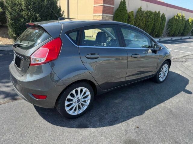 Серый Форд Фиеста, объемом двигателя 1.6 л и пробегом 38 тыс. км за 4500 $, фото 6 на Automoto.ua