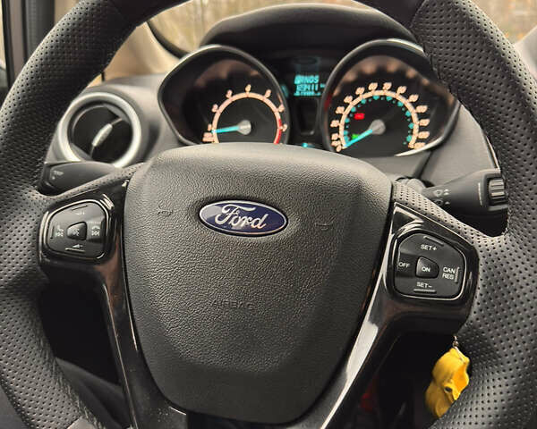 Сірий Форд Фієста, об'ємом двигуна 1.6 л та пробігом 124 тис. км за 9200 $, фото 17 на Automoto.ua