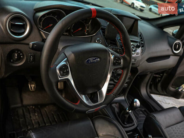 Серый Форд Фиеста, объемом двигателя 1.6 л и пробегом 85 тыс. км за 12500 $, фото 45 на Automoto.ua