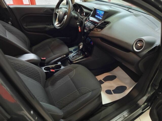 Серый Форд Фиеста, объемом двигателя 1.6 л и пробегом 41 тыс. км за 9200 $, фото 12 на Automoto.ua