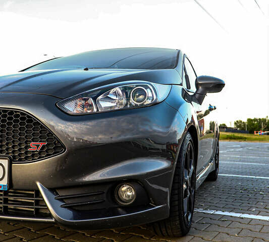 Серый Форд Фиеста, объемом двигателя 1.6 л и пробегом 85 тыс. км за 12500 $, фото 12 на Automoto.ua