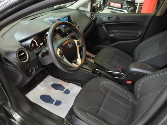 Серый Форд Фиеста, объемом двигателя 1.6 л и пробегом 41 тыс. км за 9200 $, фото 7 на Automoto.ua