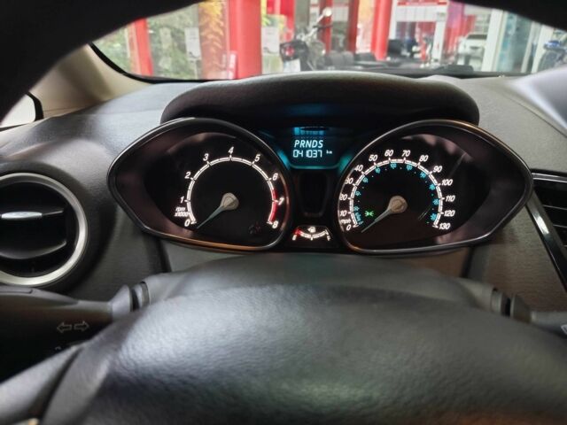 Серый Форд Фиеста, объемом двигателя 1.6 л и пробегом 41 тыс. км за 9200 $, фото 20 на Automoto.ua