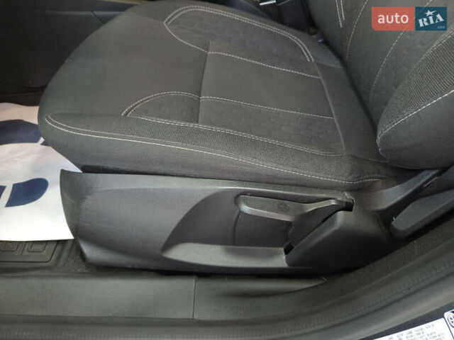 Серый Форд Фиеста, объемом двигателя 1.6 л и пробегом 41 тыс. км за 9200 $, фото 14 на Automoto.ua