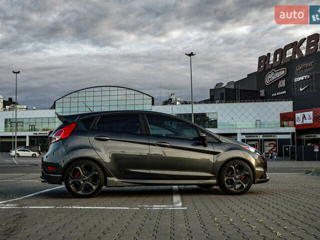 Серый Форд Фиеста, объемом двигателя 1.6 л и пробегом 85 тыс. км за 12500 $, фото 3 на Automoto.ua