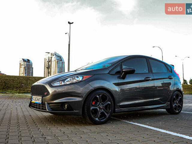 Серый Форд Фиеста, объемом двигателя 1.6 л и пробегом 85 тыс. км за 12500 $, фото 13 на Automoto.ua