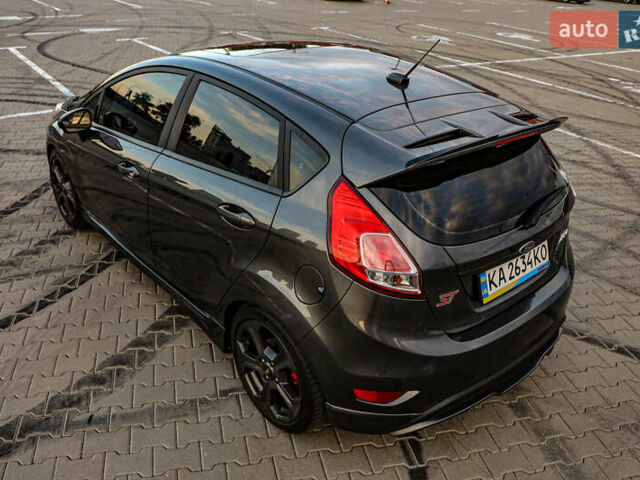 Серый Форд Фиеста, объемом двигателя 1.6 л и пробегом 85 тыс. км за 12500 $, фото 64 на Automoto.ua