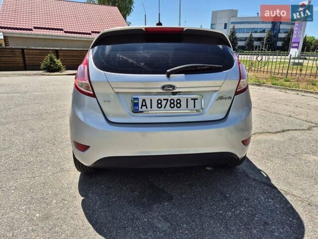 Серый Форд Фиеста, объемом двигателя 1.6 л и пробегом 122 тыс. км за 9900 $, фото 29 на Automoto.ua