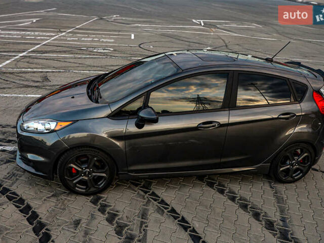 Серый Форд Фиеста, объемом двигателя 1.6 л и пробегом 85 тыс. км за 12500 $, фото 63 на Automoto.ua