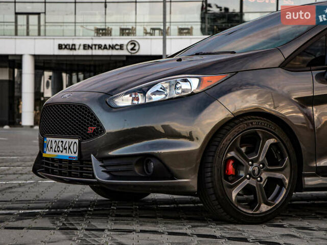 Серый Форд Фиеста, объемом двигателя 1.6 л и пробегом 85 тыс. км за 12500 $, фото 71 на Automoto.ua