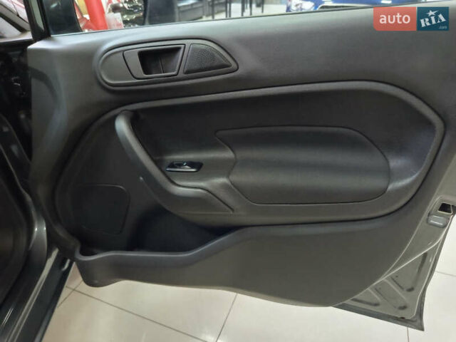 Серый Форд Фиеста, объемом двигателя 1.6 л и пробегом 41 тыс. км за 9200 $, фото 22 на Automoto.ua