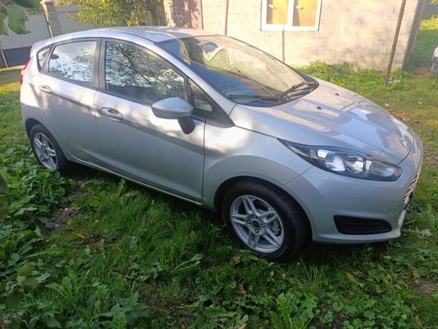 Серый Форд Фиеста, объемом двигателя 1.6 л и пробегом 77 тыс. км за 10200 $, фото 1 на Automoto.ua