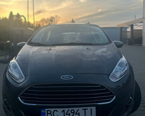 Серый Форд Фиеста, объемом двигателя 1.6 л и пробегом 130 тыс. км за 9700 $, фото 7 на Automoto.ua