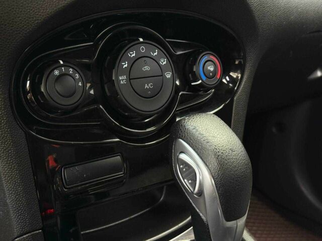 Серый Форд Фиеста, объемом двигателя 1.6 л и пробегом 160 тыс. км за 9300 $, фото 15 на Automoto.ua