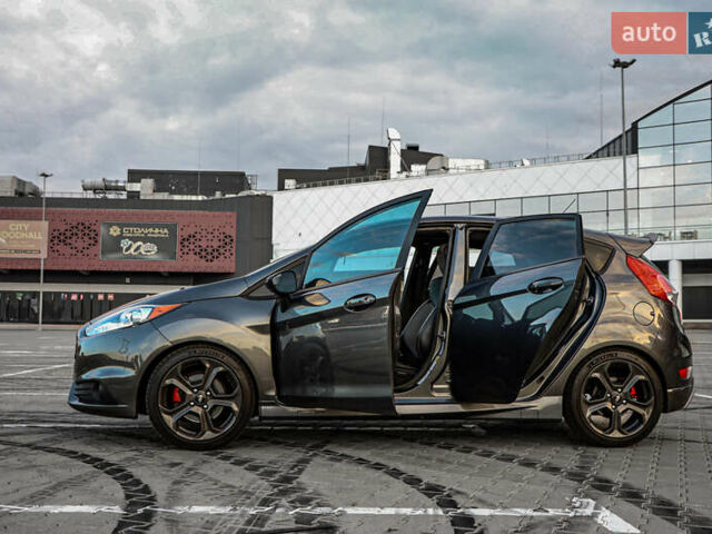 Серый Форд Фиеста, объемом двигателя 1.6 л и пробегом 85 тыс. км за 12500 $, фото 47 на Automoto.ua