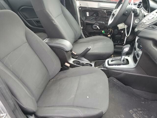 Серый Форд Фиеста, объемом двигателя 1.6 л и пробегом 139 тыс. км за 5800 $, фото 9 на Automoto.ua