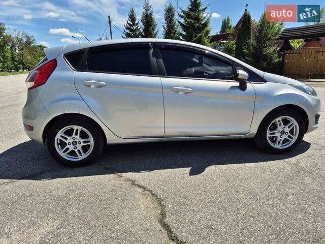 Серый Форд Фиеста, объемом двигателя 1.6 л и пробегом 122 тыс. км за 9900 $, фото 11 на Automoto.ua