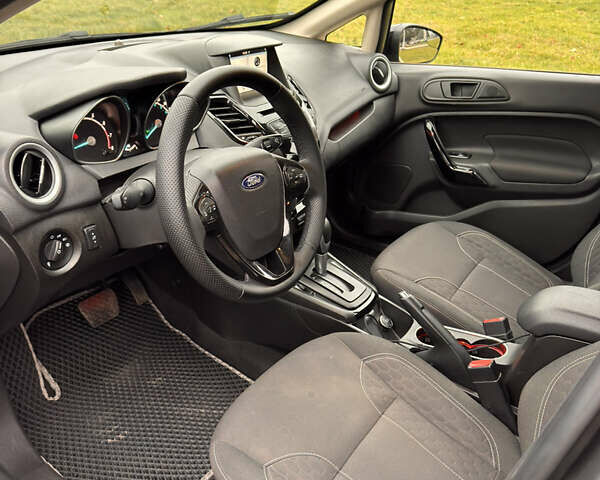 Сірий Форд Фієста, об'ємом двигуна 1.6 л та пробігом 124 тис. км за 9200 $, фото 8 на Automoto.ua