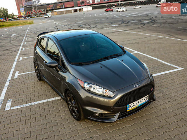 Серый Форд Фиеста, объемом двигателя 1.6 л и пробегом 85 тыс. км за 12500 $, фото 7 на Automoto.ua
