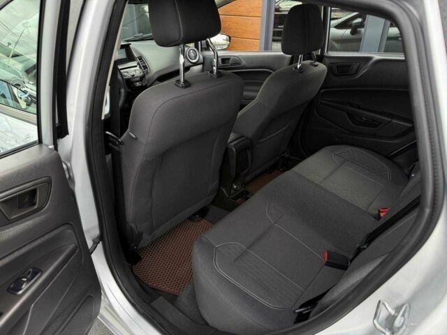 Серый Форд Фиеста, объемом двигателя 1.6 л и пробегом 160 тыс. км за 9300 $, фото 17 на Automoto.ua