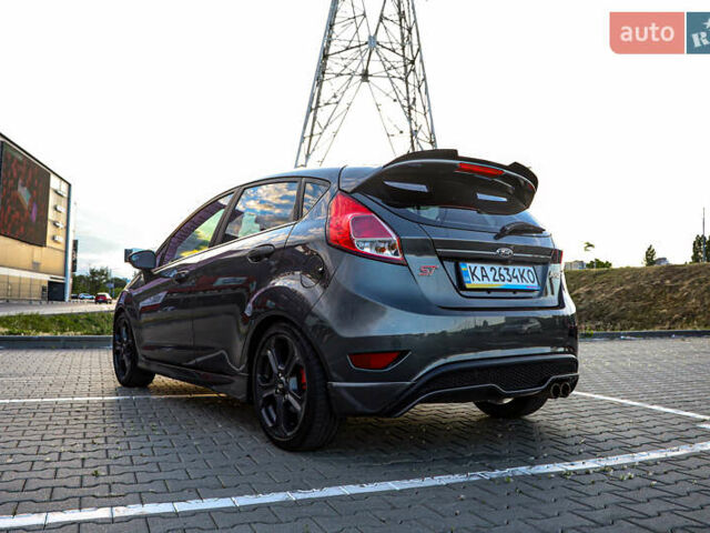 Серый Форд Фиеста, объемом двигателя 1.6 л и пробегом 85 тыс. км за 12500 $, фото 15 на Automoto.ua