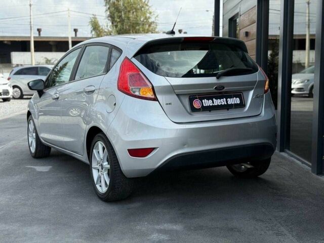 Серый Форд Фиеста, объемом двигателя 1.6 л и пробегом 160 тыс. км за 9300 $, фото 4 на Automoto.ua