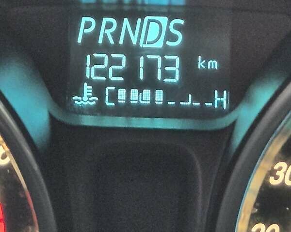 Серый Форд Фиеста, объемом двигателя 1.6 л и пробегом 122 тыс. км за 9900 $, фото 19 на Automoto.ua