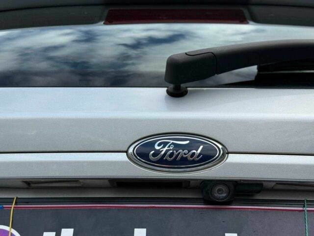 Серый Форд Фиеста, объемом двигателя 1.6 л и пробегом 160 тыс. км за 9300 $, фото 7 на Automoto.ua