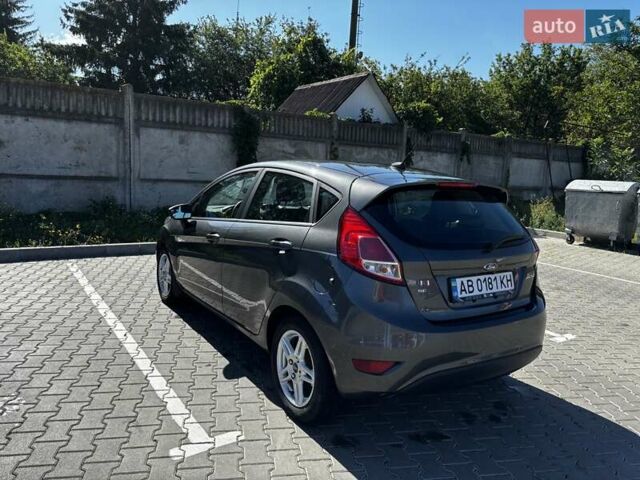 Серый Форд Фиеста, объемом двигателя 1.6 л и пробегом 86 тыс. км за 8800 $, фото 6 на Automoto.ua