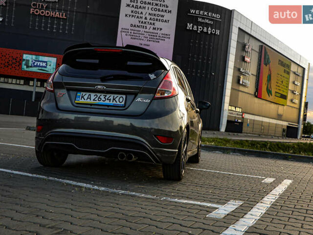Серый Форд Фиеста, объемом двигателя 1.6 л и пробегом 85 тыс. км за 12500 $, фото 2 на Automoto.ua
