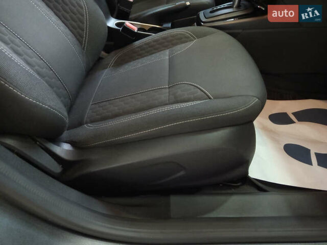 Серый Форд Фиеста, объемом двигателя 1.6 л и пробегом 41 тыс. км за 9200 $, фото 21 на Automoto.ua