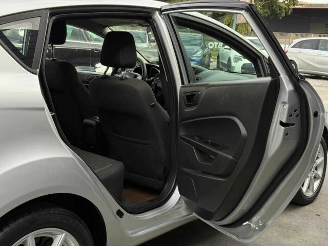 Серый Форд Фиеста, объемом двигателя 1.6 л и пробегом 160 тыс. км за 9300 $, фото 21 на Automoto.ua