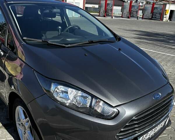 Серый Форд Фиеста, объемом двигателя 1.6 л и пробегом 86 тыс. км за 8800 $, фото 3 на Automoto.ua