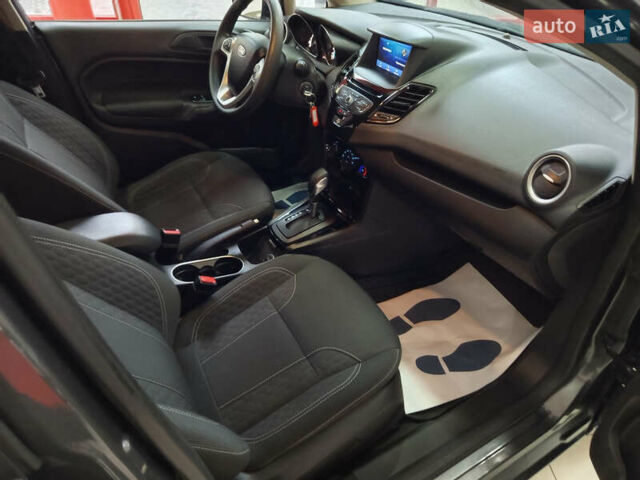 Серый Форд Фиеста, объемом двигателя 1.6 л и пробегом 41 тыс. км за 9200 $, фото 18 на Automoto.ua