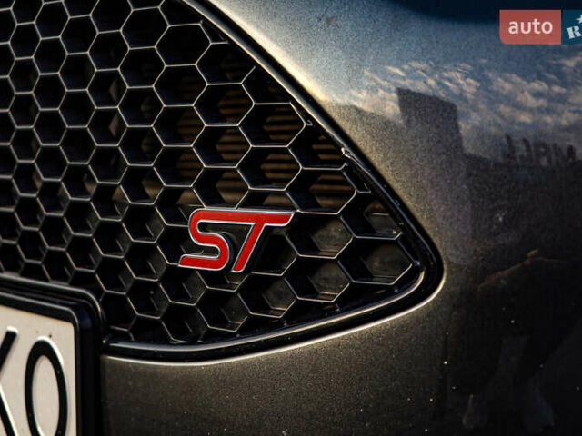 Серый Форд Фиеста, объемом двигателя 1.6 л и пробегом 85 тыс. км за 12500 $, фото 11 на Automoto.ua