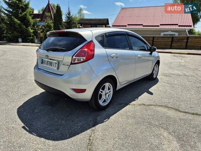 Серый Форд Фиеста, объемом двигателя 1.6 л и пробегом 122 тыс. км за 9900 $, фото 20 на Automoto.ua