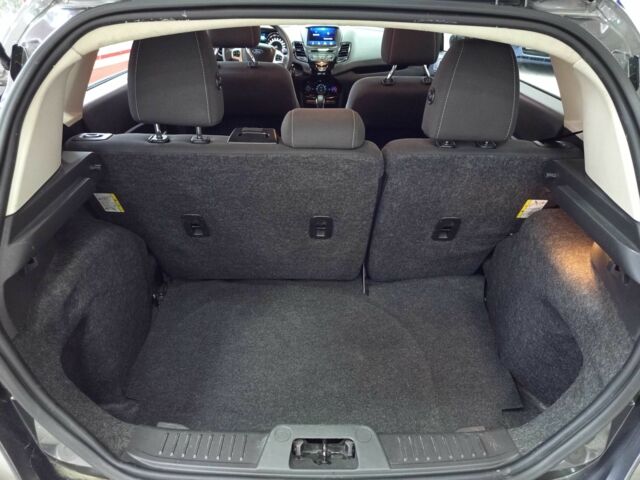 Серый Форд Фиеста, объемом двигателя 1.6 л и пробегом 41 тыс. км за 9200 $, фото 18 на Automoto.ua